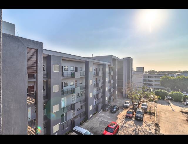 1 BEDROOM APARTMENT FOR SALE IN UMHLANGA RIDGE